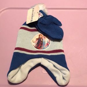 NWT Girls Disney Frozen Hat & Gloves Set. Toddler